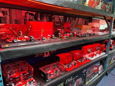 325 Model Cars On Auction