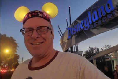 Man Visits Disneyland Every Day For 8 Years