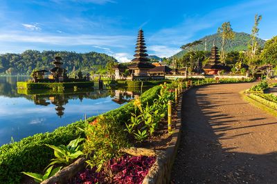Bali Cracks Down On Russian And Ukrainian Tourists