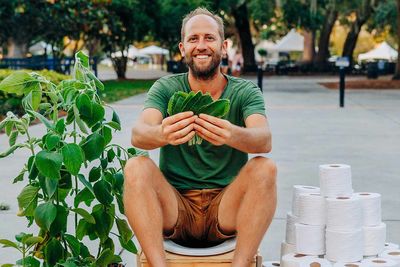 Man Uses Leaves Instead Of Toilet Paper To Save The Earth