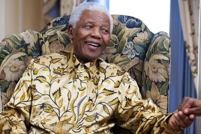 Government Tries To Stop Selling Of Mandela’s Personal Items