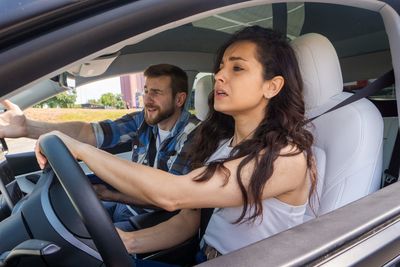 France Urges Men To Drive Like Women